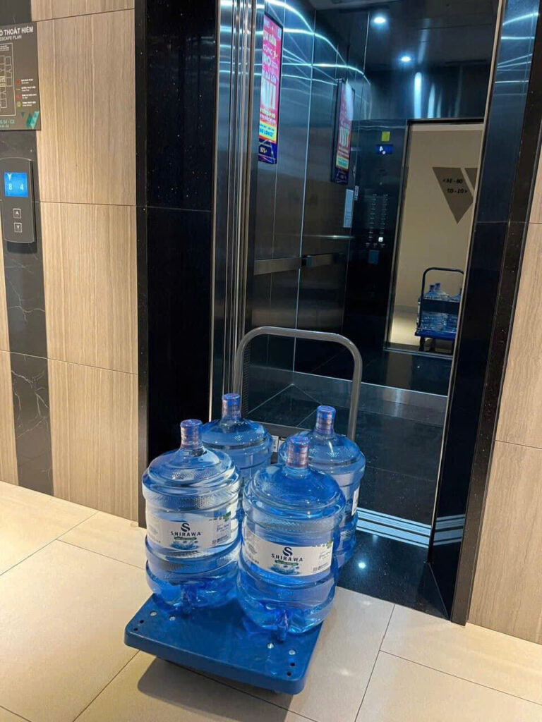 "Giao nước đóng bình tận căn hộ chung cư Westgate Bình Chánh