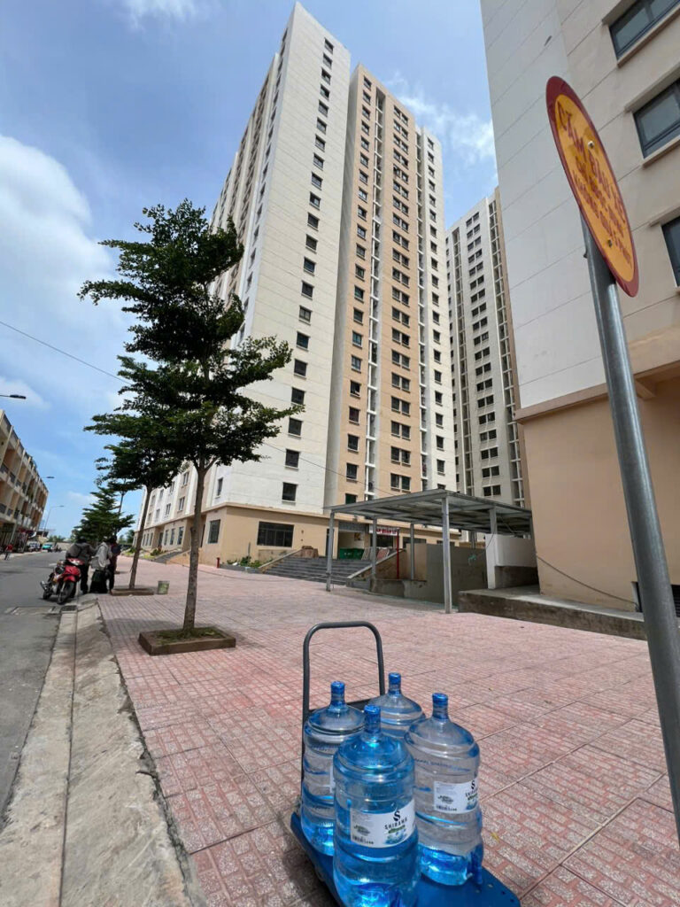 Đại lý nước uống đóng bình Khu Nhà Ở Vĩnh Lộc A DGold giao tận căn cho cư dân