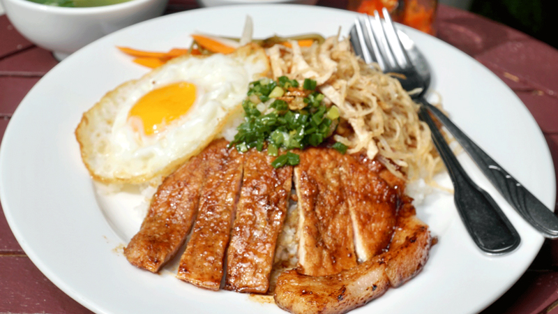 Cơm tấm sườn bì trứng gần chung cư westgate