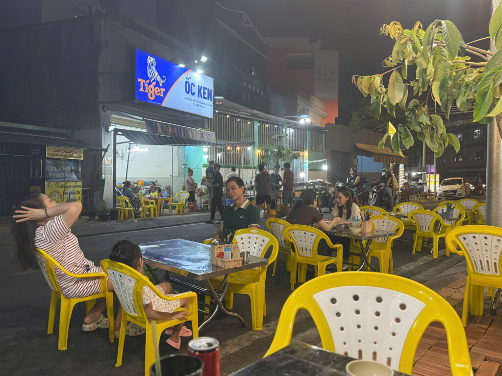 Quán Ốc Ken hẻm cụt đường Tên Lửa – quán ốc gần chung cư Privia Khang Điền