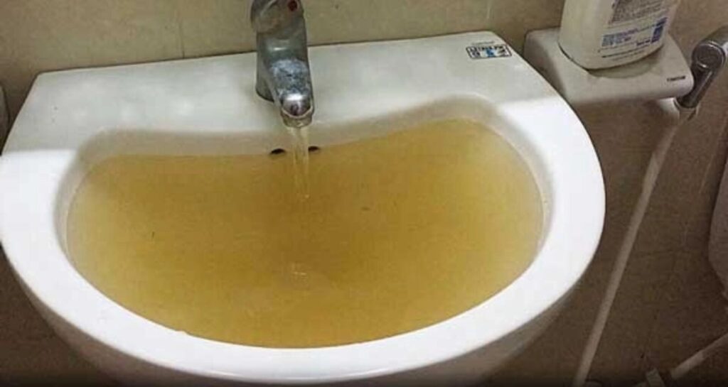 Clo trong nước chung cư — nguy cơ sức khỏe và cách xử lý
