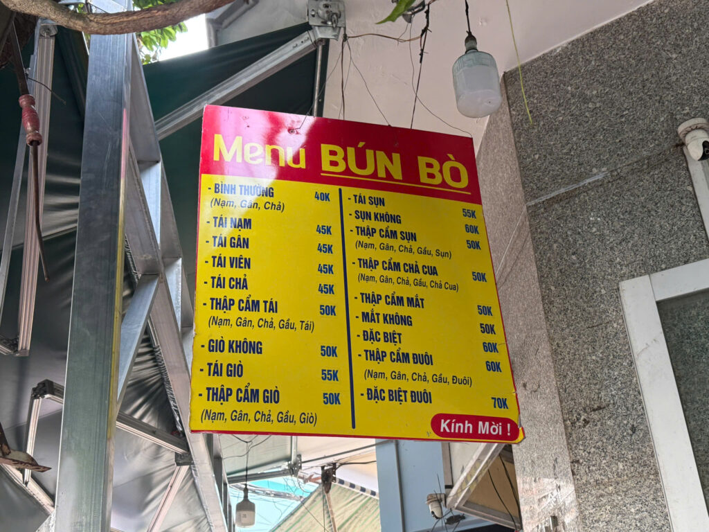 Bảng menu Bún Bò Huế Cây Khế gần Privia Khang Điền, giá từ 40k đến 70k đa dạng topping